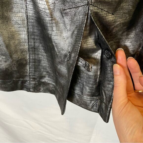 Think Tank Women’s Faux Leather Skirt Size 4 Silver Reptile  Print Belted Mini - Picture 10 of 13